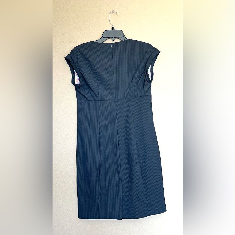 Stile Benetton Pinstripe V Neck Shift Dress - Picture 6 of 7